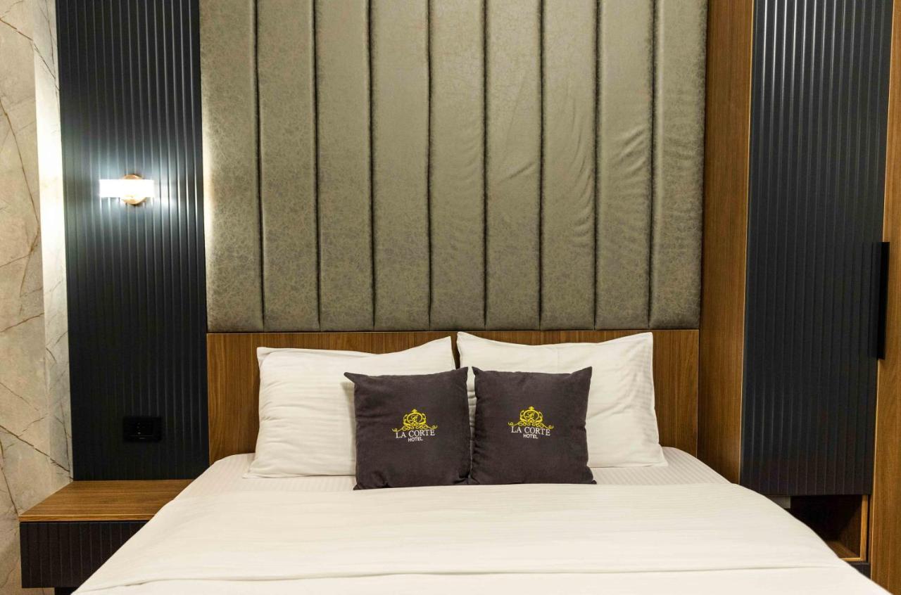 Hotel Lacorte Prishtina Priştine Dış mekan fotoğraf